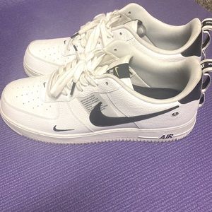 Nike Air Force 1 LV8